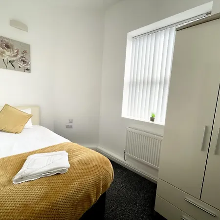 Apartmán Unique Two Bedroom With Secured Free Parking