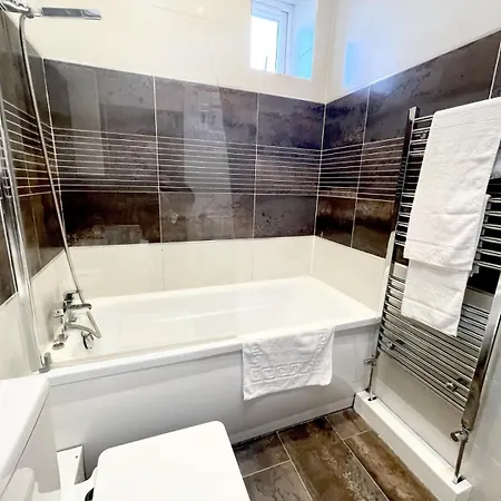 Apartamento Unique Two Bedroom With Secured Free Parking