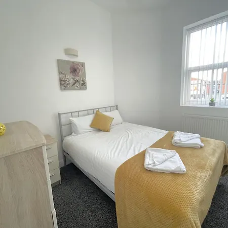 Apartmán Unique Two Bedroom With Secured Free Parking